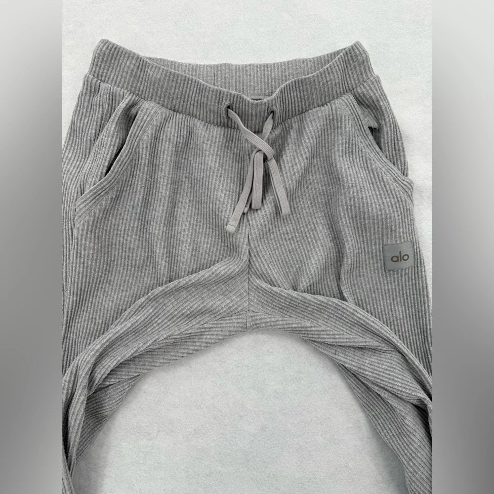 Alo Yoga Muse Sweatpant Athletic‎ Heather Grey Size Medium - Picture 7 of 12